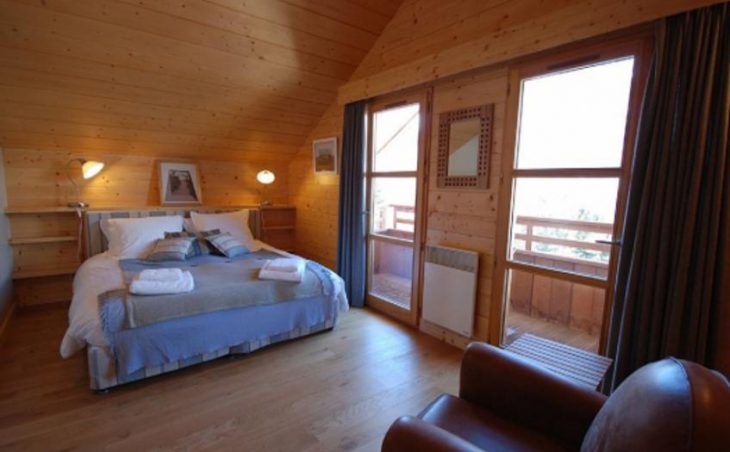 Chalet Montfort, Serre Chevalier, Double Bedroom 2